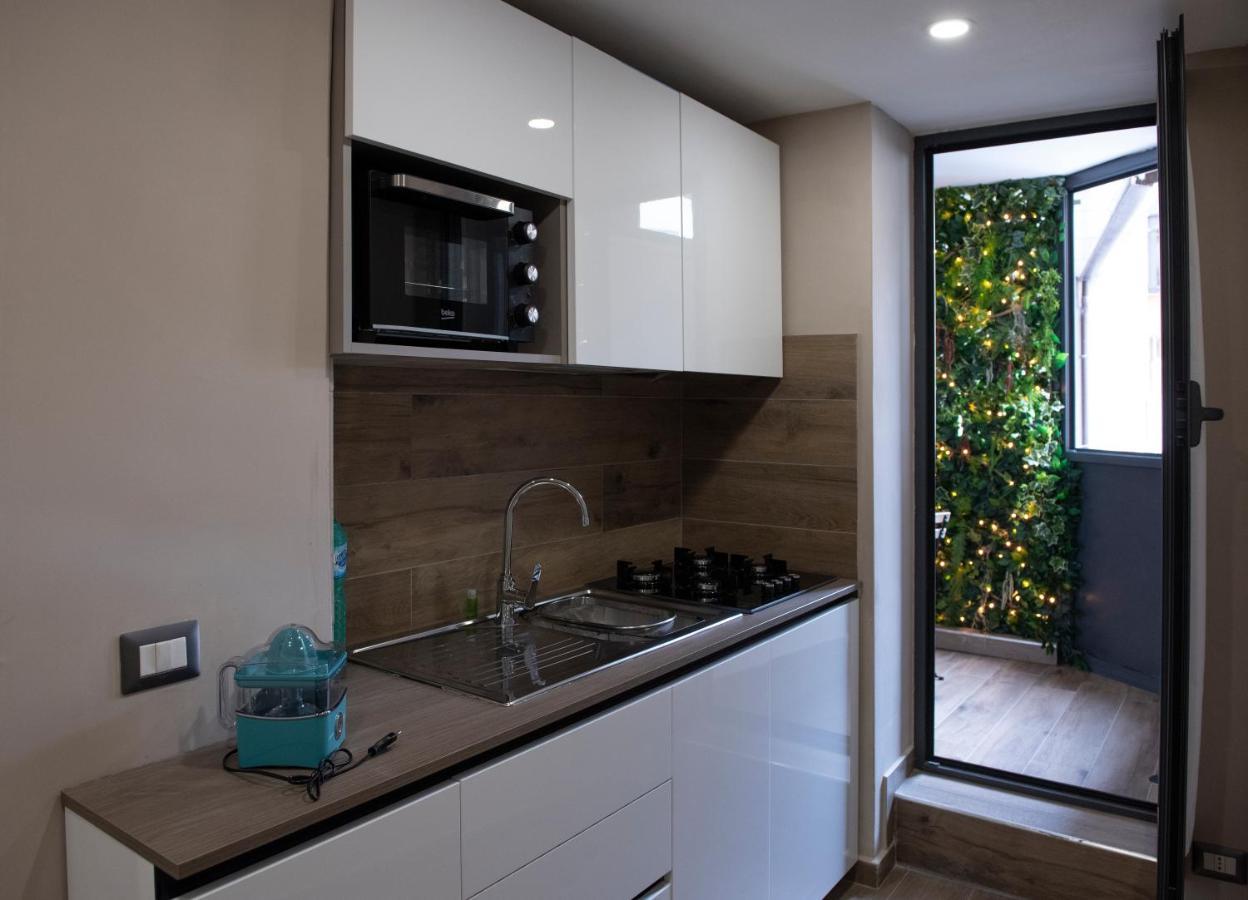 Famalu Apartments เนเปิลส์ ภายนอก รูปภาพ
