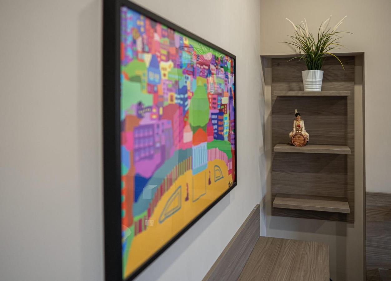 Famalu Apartments เนเปิลส์ ภายนอก รูปภาพ