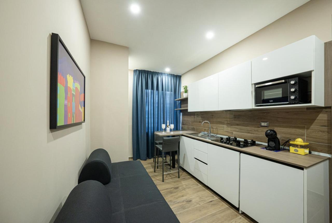 Famalu Apartments เนเปิลส์ ภายนอก รูปภาพ