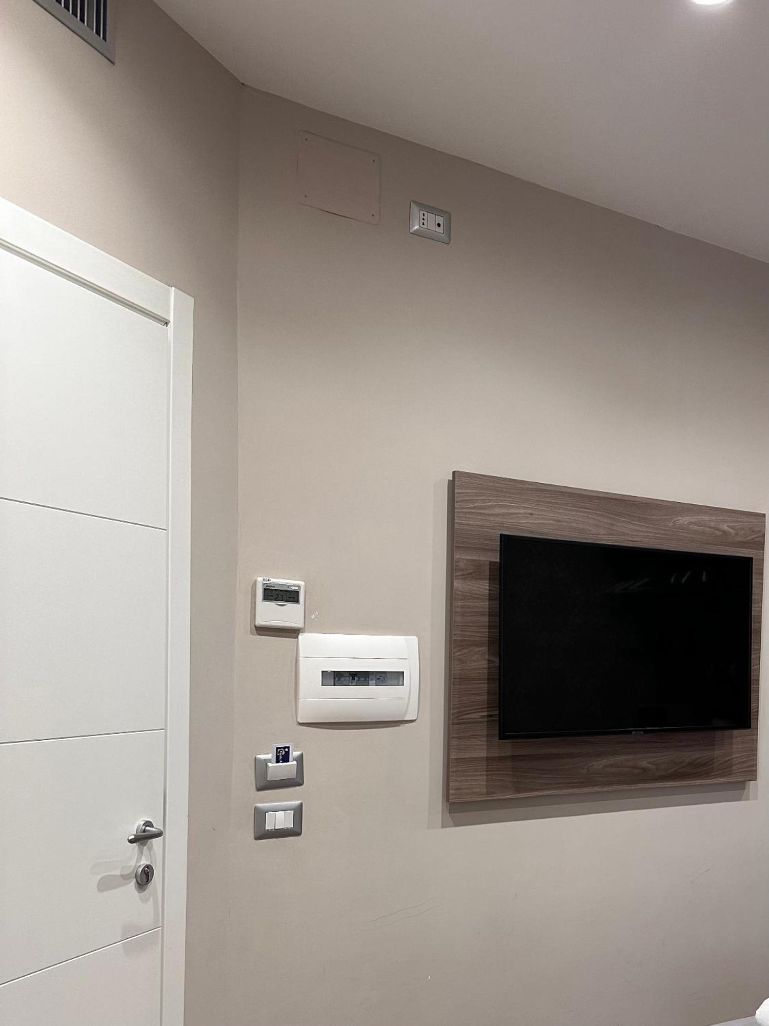 Famalu Apartments เนเปิลส์ ภายนอก รูปภาพ