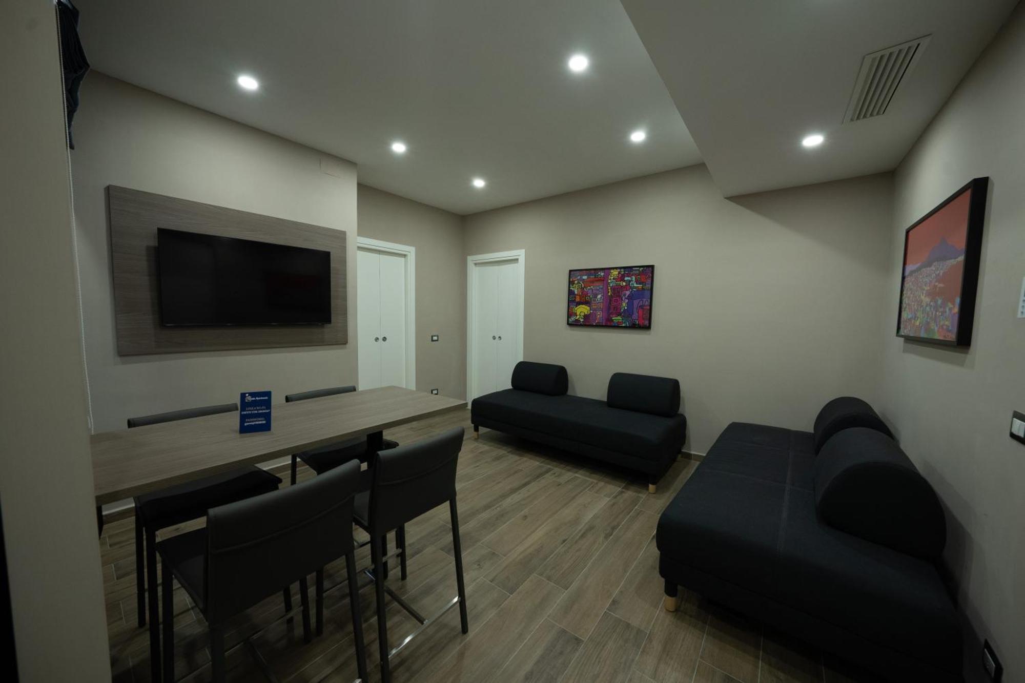 Famalu Apartments เนเปิลส์ ภายนอก รูปภาพ