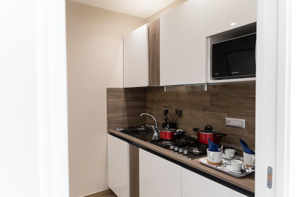 Famalu Apartments เนเปิลส์ ภายนอก รูปภาพ