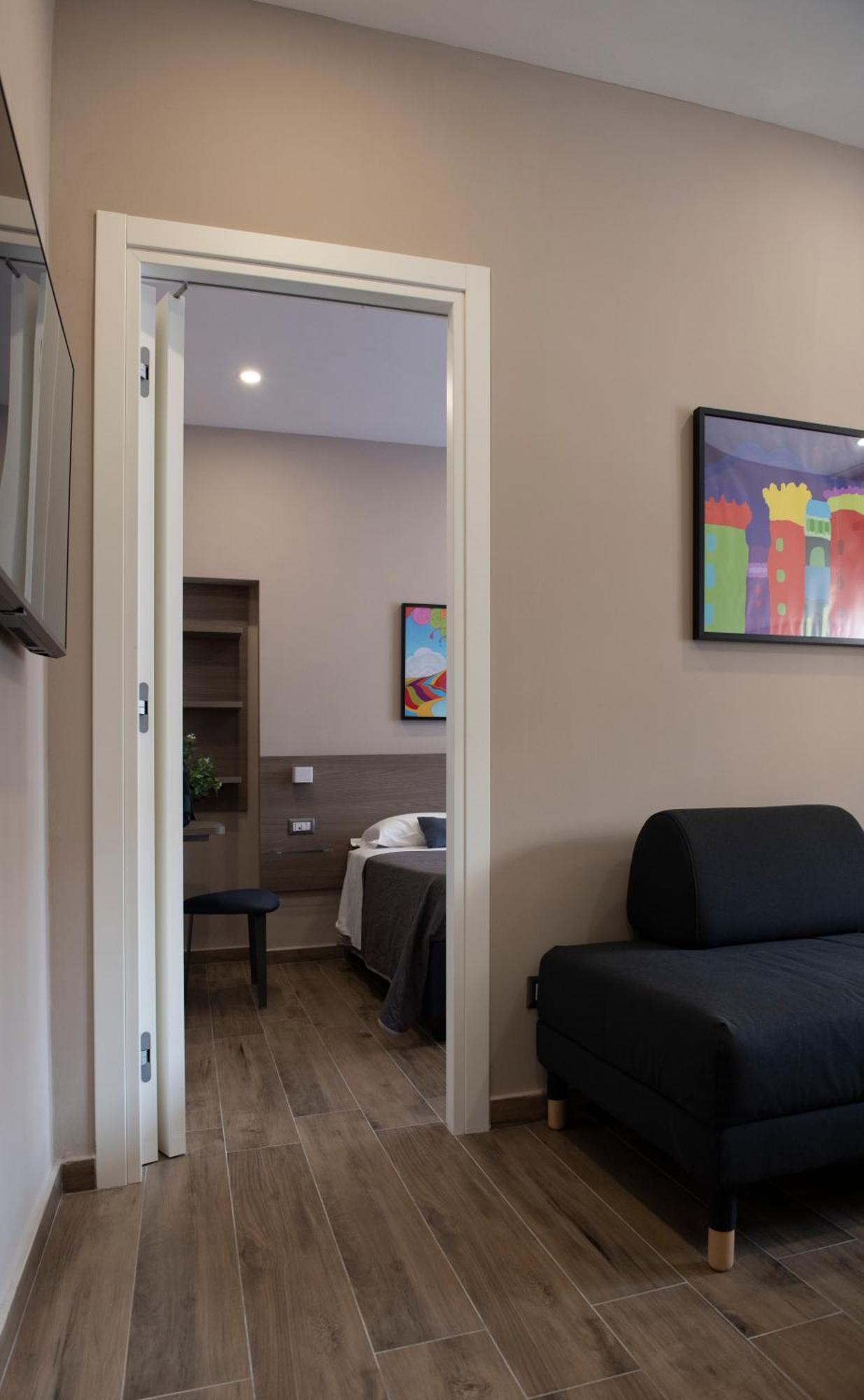 Famalu Apartments เนเปิลส์ ภายนอก รูปภาพ