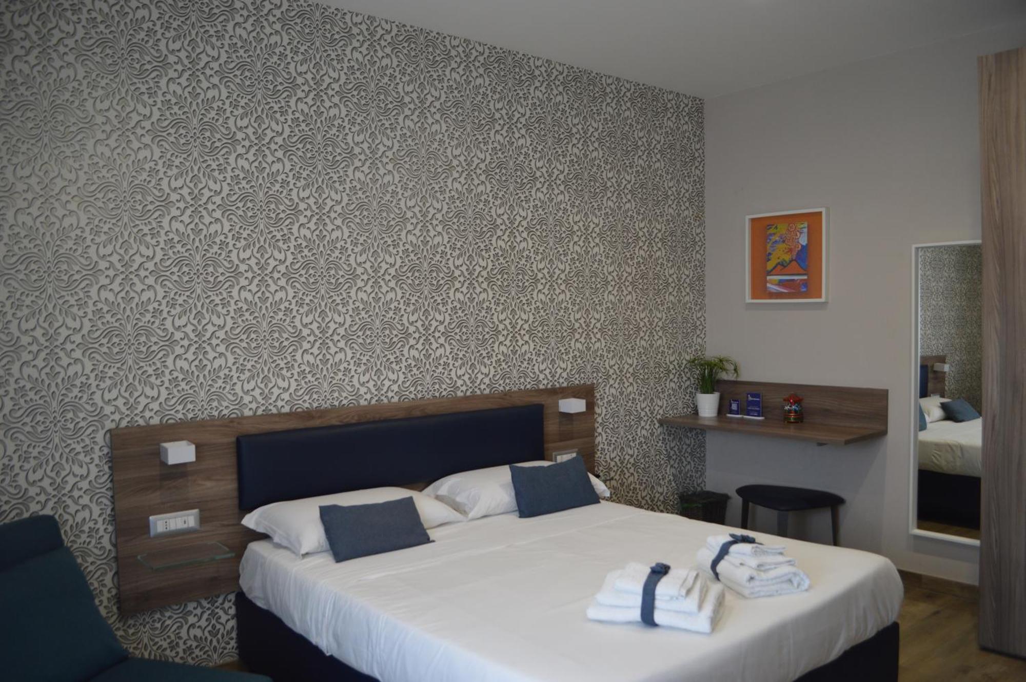 Famalu Apartments เนเปิลส์ ภายนอก รูปภาพ