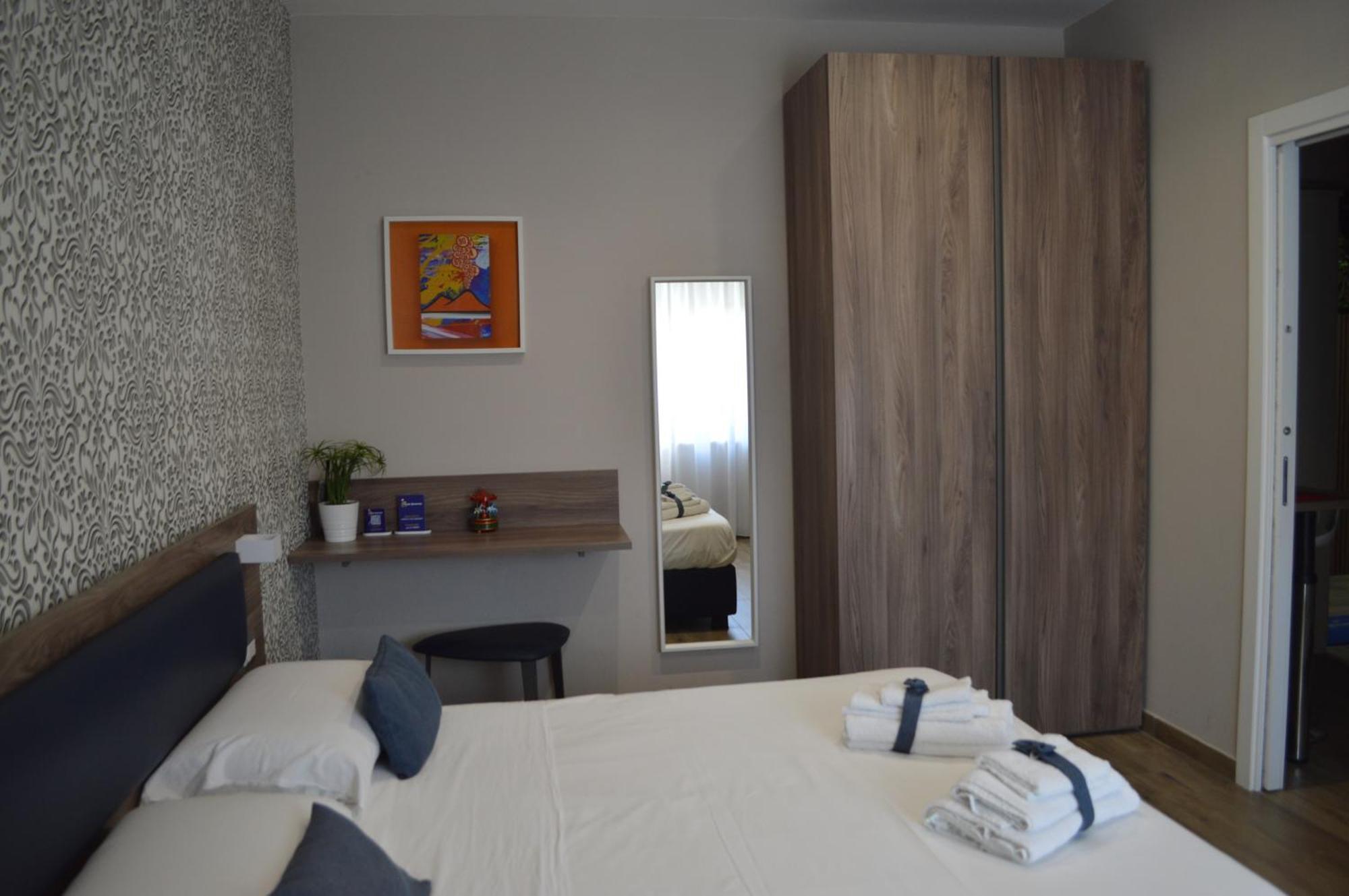 Famalu Apartments เนเปิลส์ ภายนอก รูปภาพ