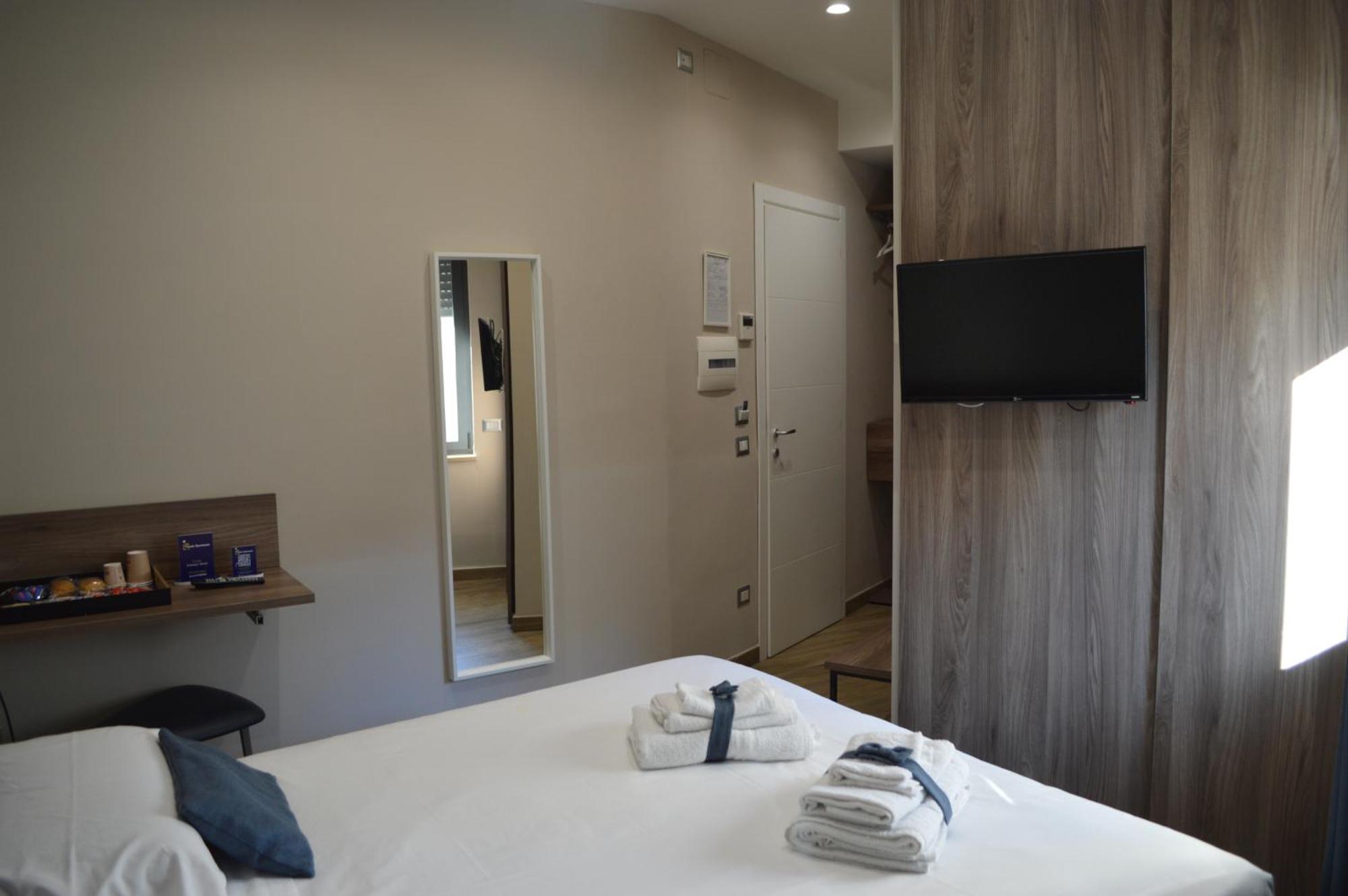 Famalu Apartments เนเปิลส์ ภายนอก รูปภาพ