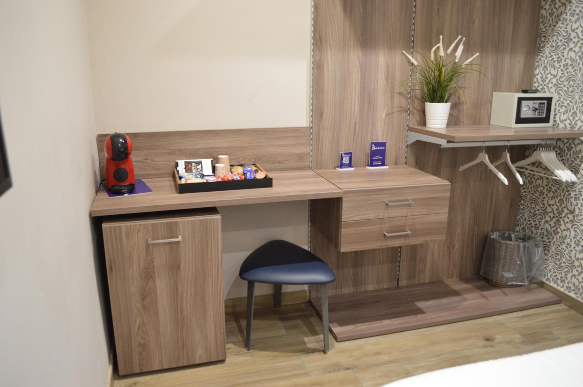 Famalu Apartments เนเปิลส์ ภายนอก รูปภาพ